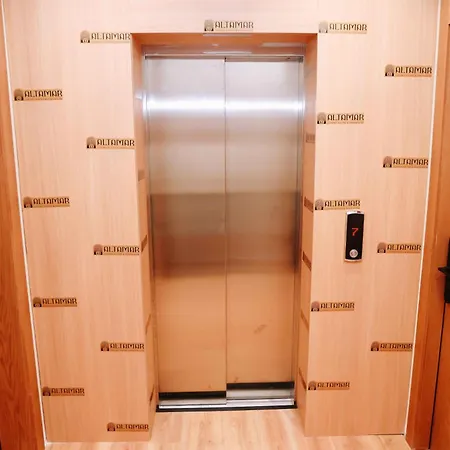 Altamar Luxury & Penthouse * Golem (Tirana)
