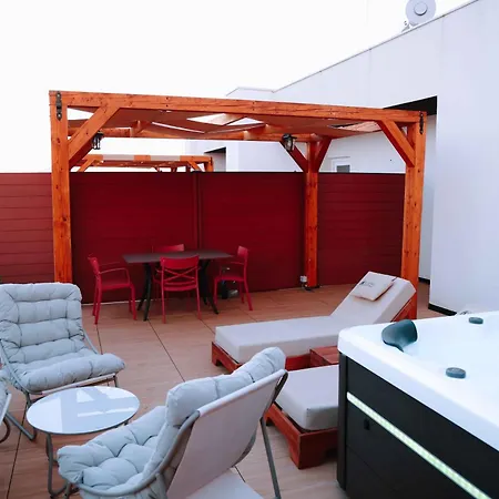 Altamar Luxury & Penthouse * Golem (Tirana)